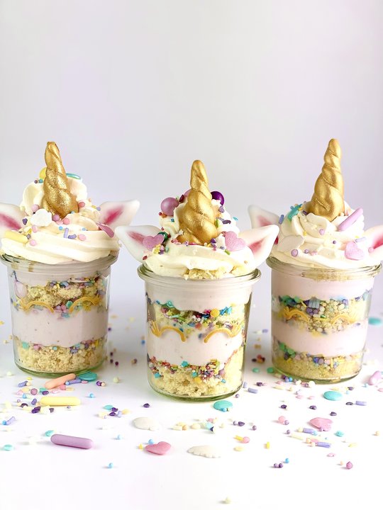 Einhorn Dessert im Glas