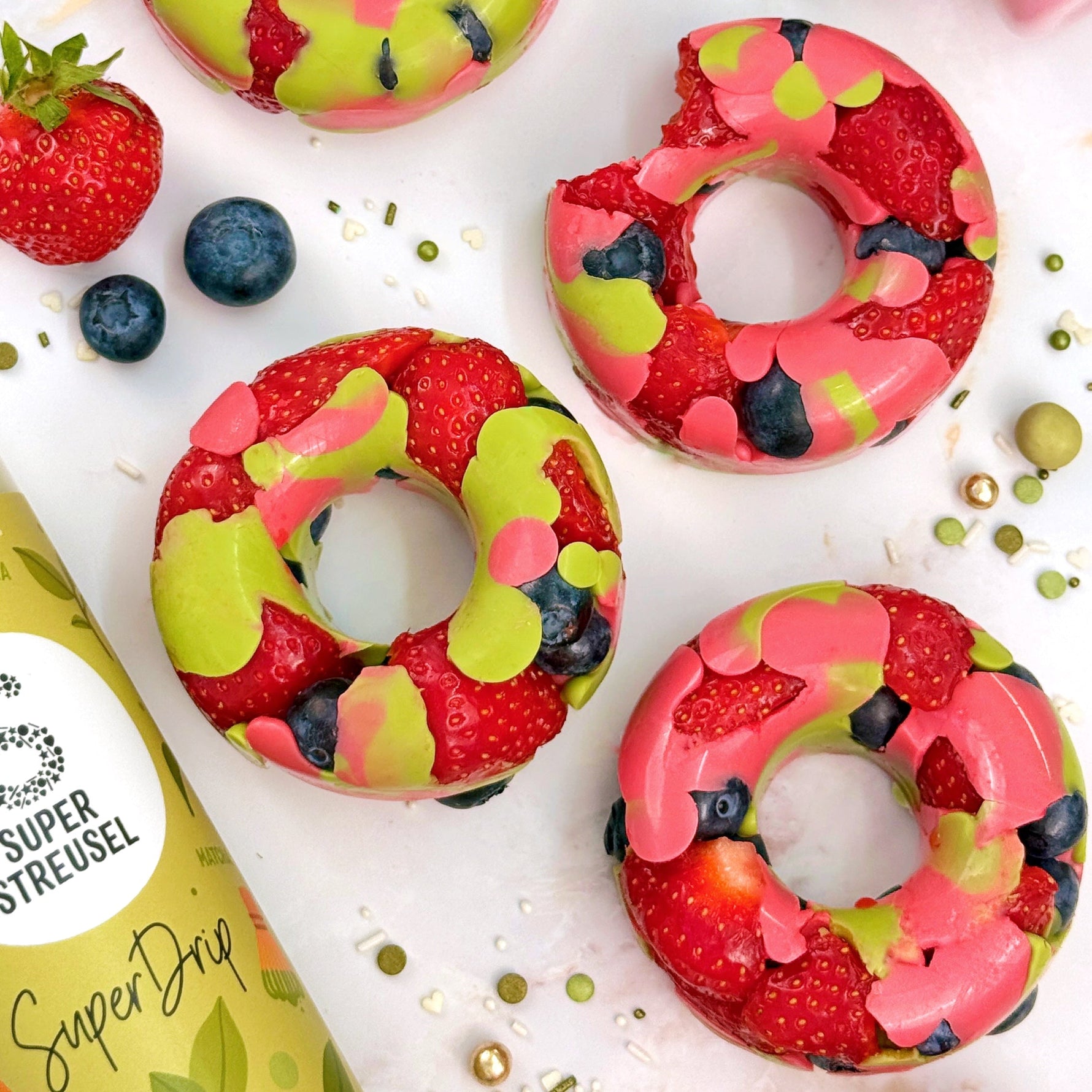 Frucht Donuts Erdbeer Matcha
