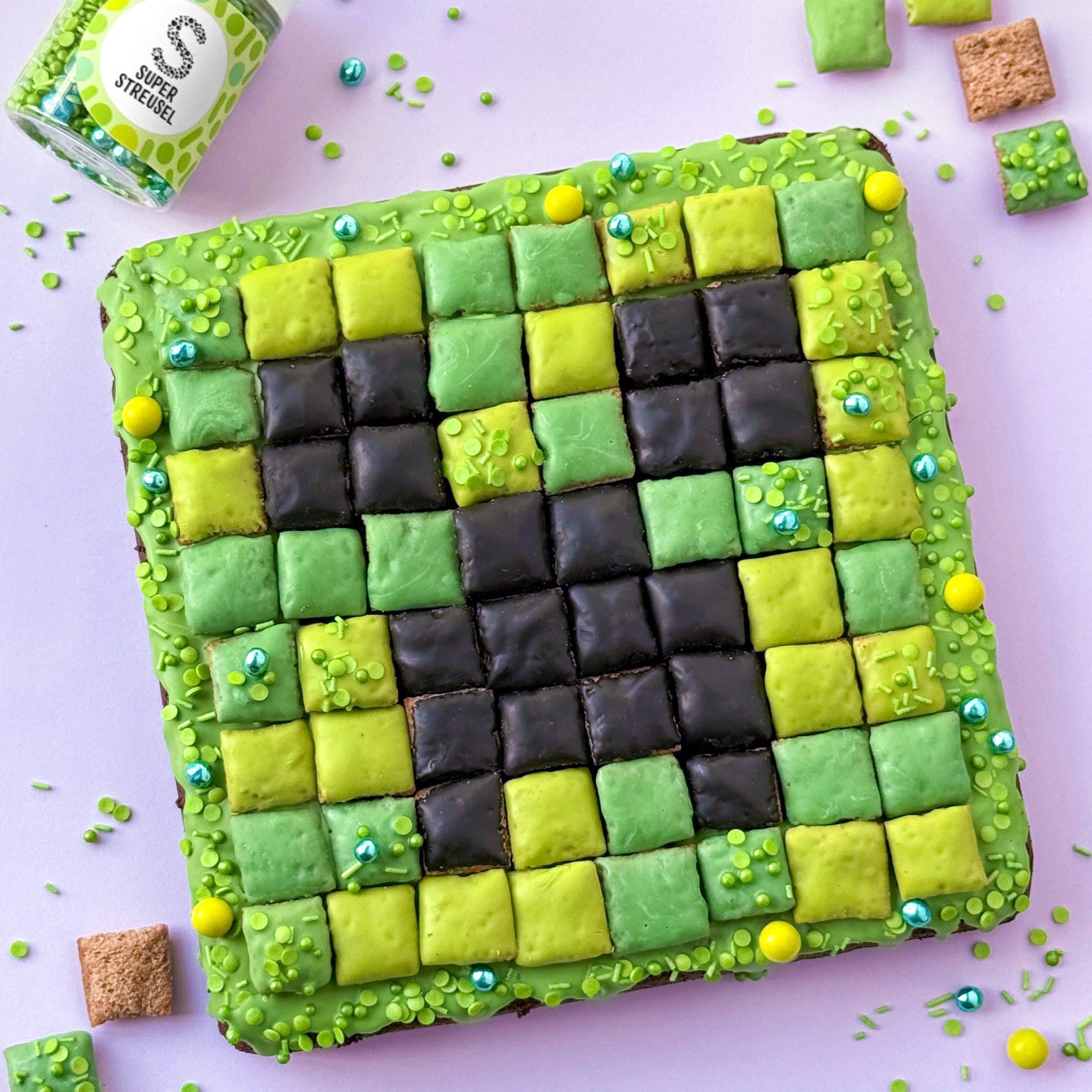 CreeperPixelCake