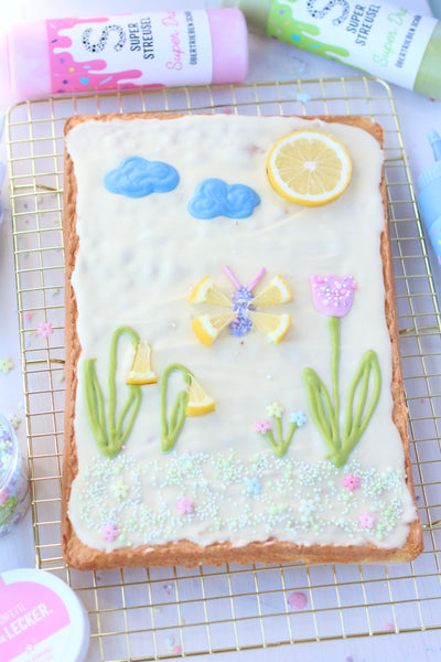 Zitronenkuchen vom Blech mit weißer Schokolade